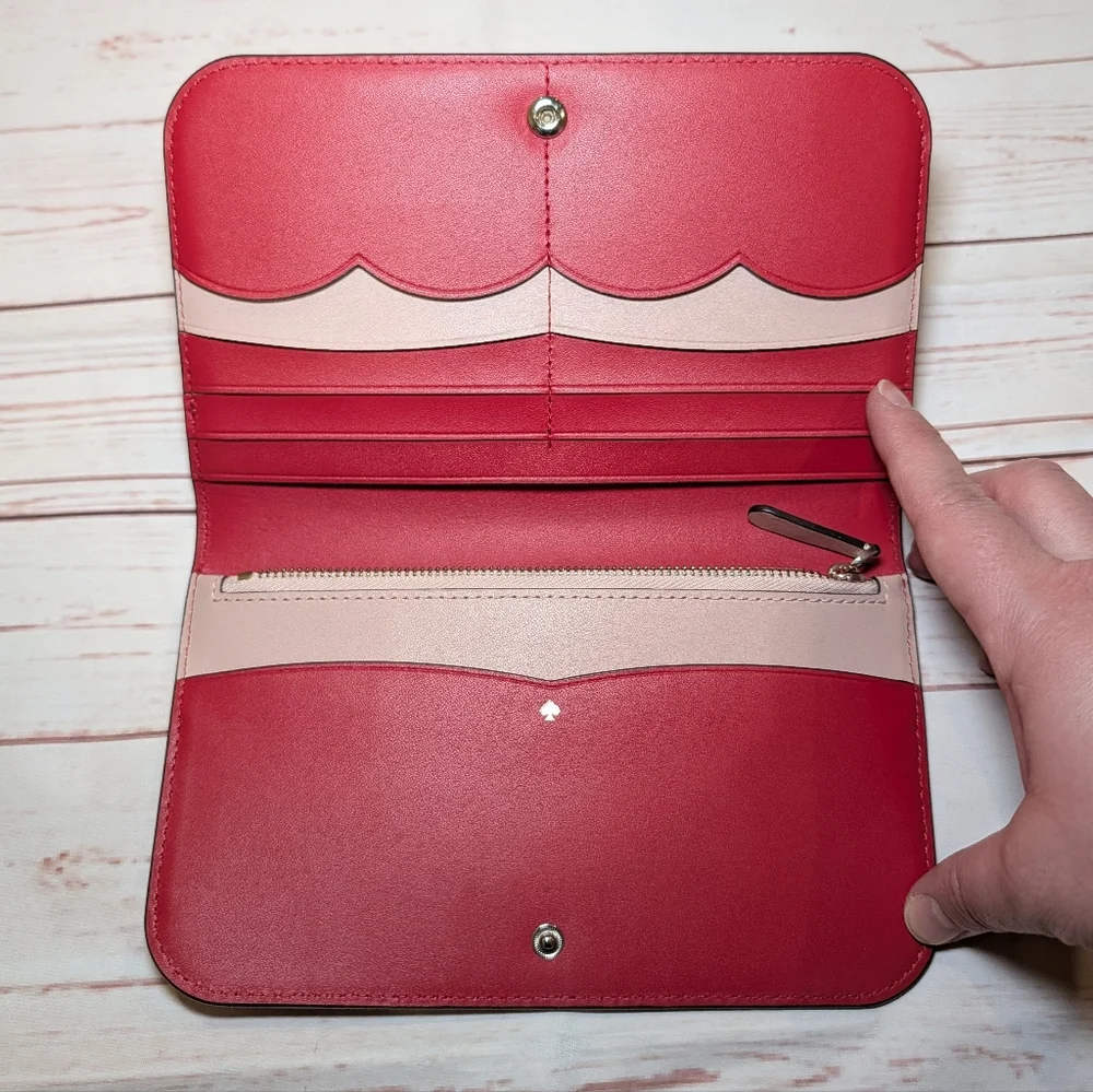 🎉 SALE 🎉 Like New Kate Spade Scallop Wallet Clutch - Picture 4 of 6